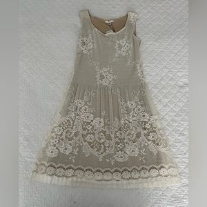 Sophie Max lace dress